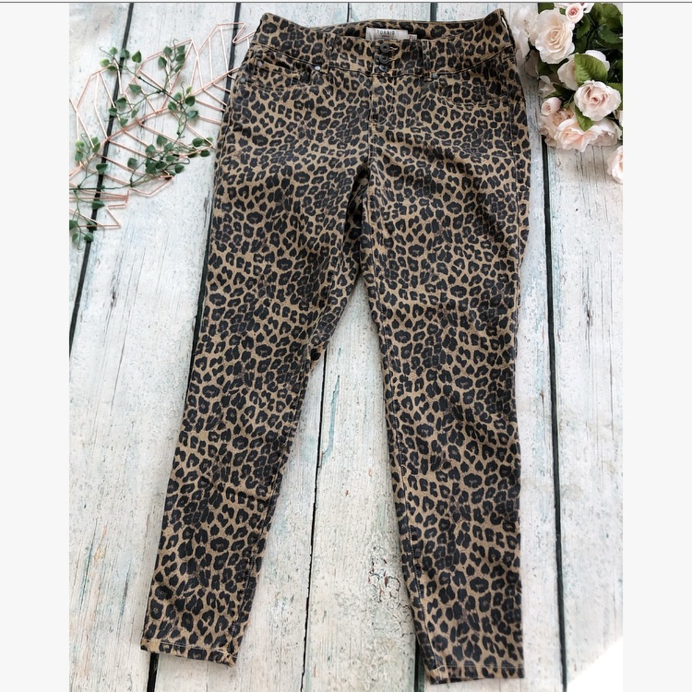 Torrid 14R leopard print super stretch jeggings